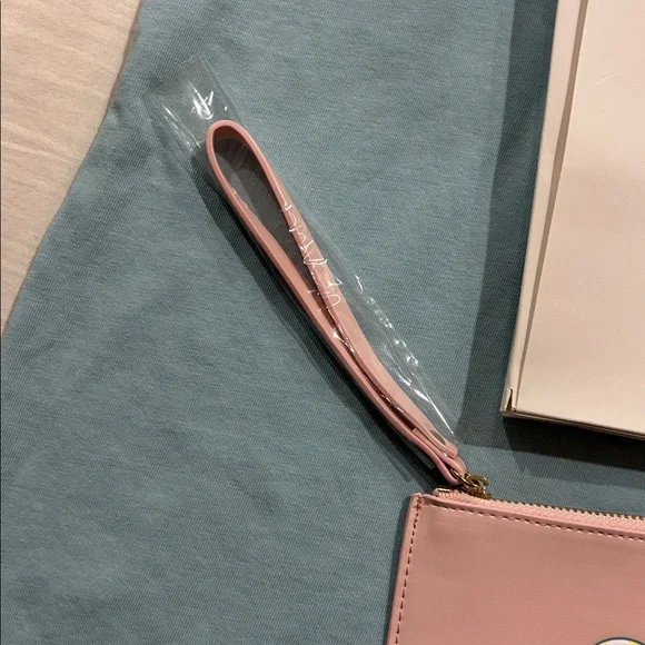 GWP Miu Miu Light Pink Clutch with Multicolor Logo - Picture 5 of 6